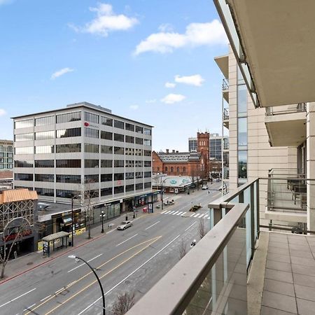 Waterfalls Hotel - Suite In Falls Downtown With Pool Victoria Exterior foto